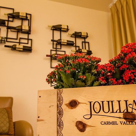 The Vendange Carmel Inn & Suites Εξωτερικό φωτογραφία
