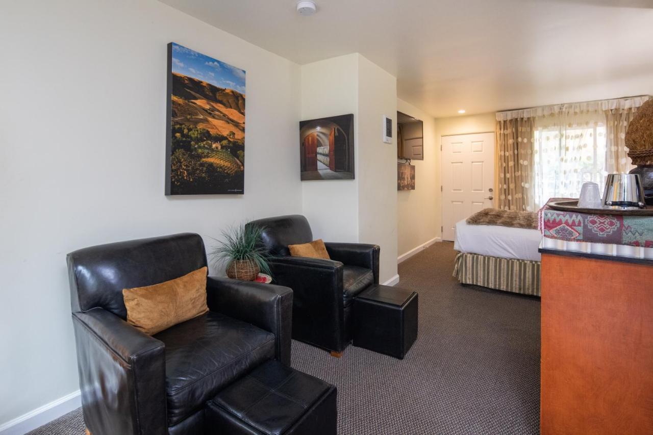 The Vendange Carmel Inn & Suites Εξωτερικό φωτογραφία