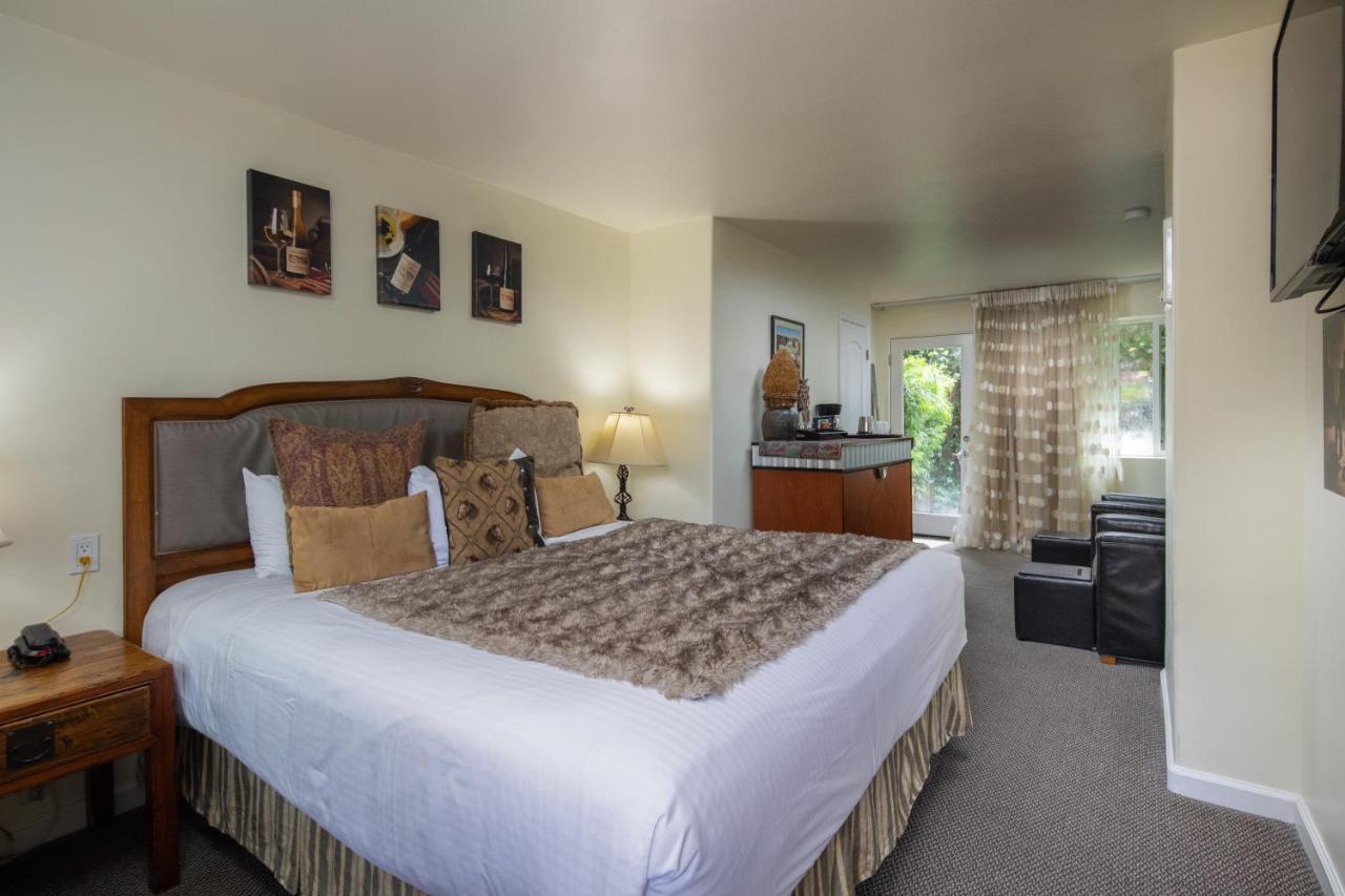 The Vendange Carmel Inn & Suites Εξωτερικό φωτογραφία
