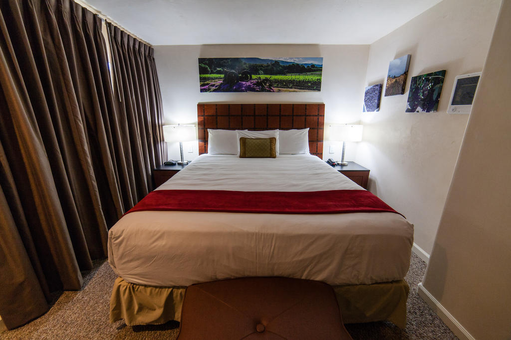 The Vendange Carmel Inn & Suites Δωμάτιο φωτογραφία