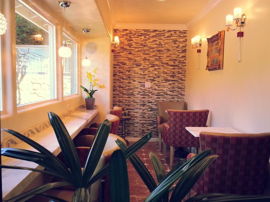 The Vendange Carmel Inn & Suites Εξωτερικό φωτογραφία